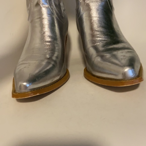 SZ 8 TAYLOR SILVER COWGIRL BOOTS LIKE NEW ! COSTUME CONCERT COCHELLA WESTERN - Picture 3 of 9